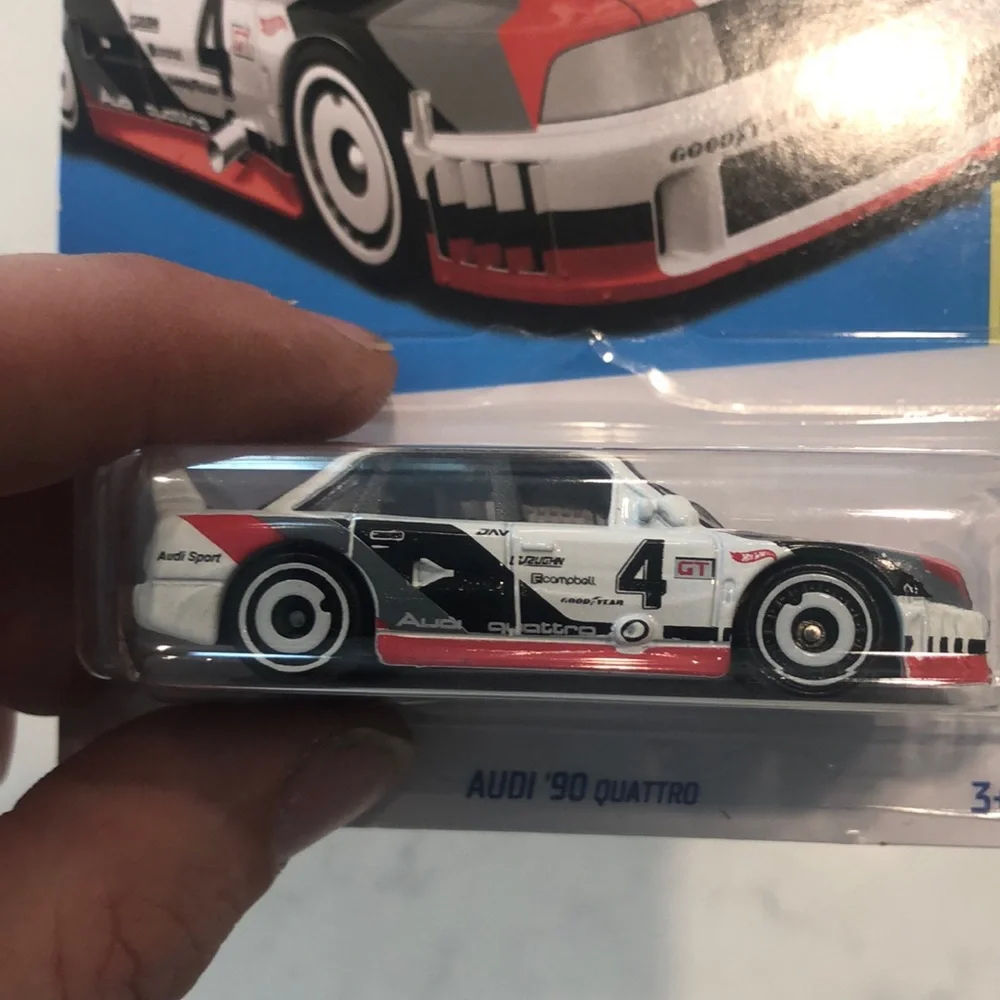 Retro Racers Audi '90 Quattro - White and Black